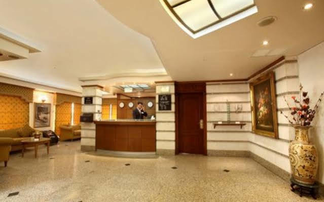 Capri Hotel Suites Amman Buitenkant foto