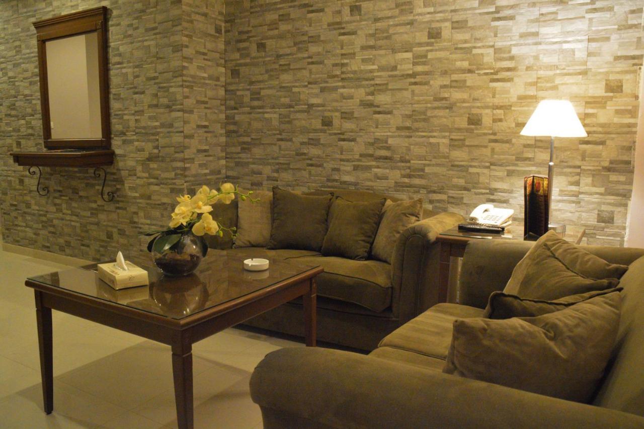 Capri Hotel Suites Amman Buitenkant foto