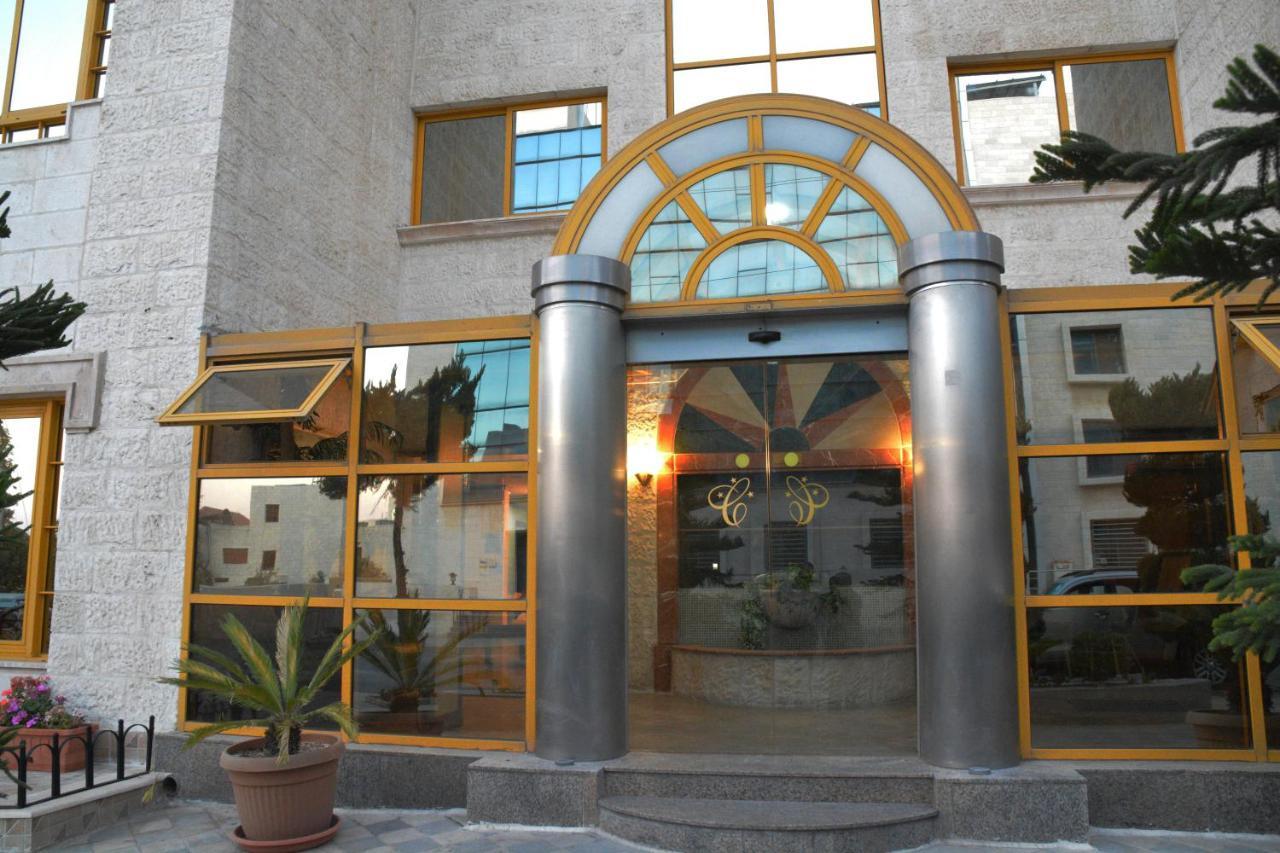 Capri Hotel Suites Amman Buitenkant foto